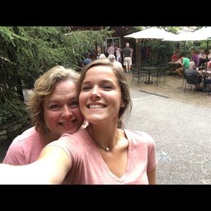 Meet your Posher, Bethany